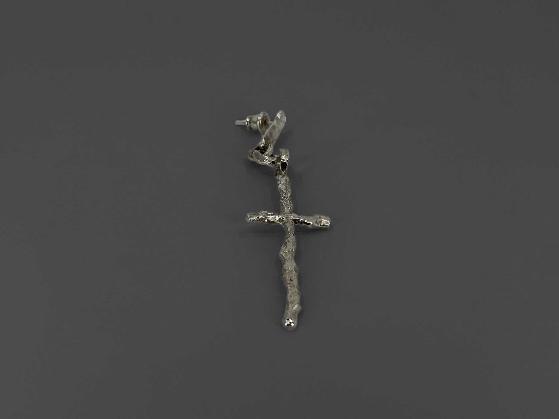 Dangle Cross Earring LevenExclusive