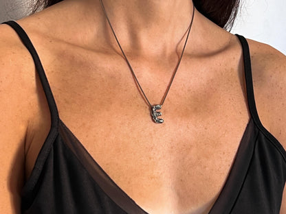 ანბანის ვერცხლის გულსაკიდი