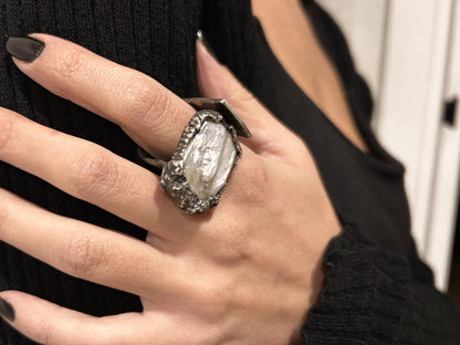 ვერცხლის ბეჭედი დიდი მარგალიტით