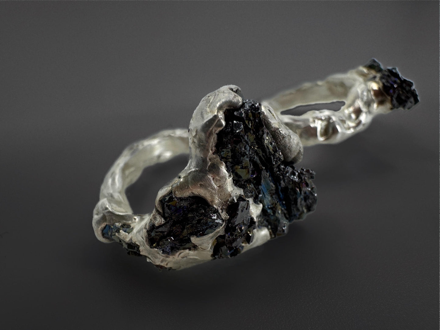 ვერცხლის ბეჭედი ქვით