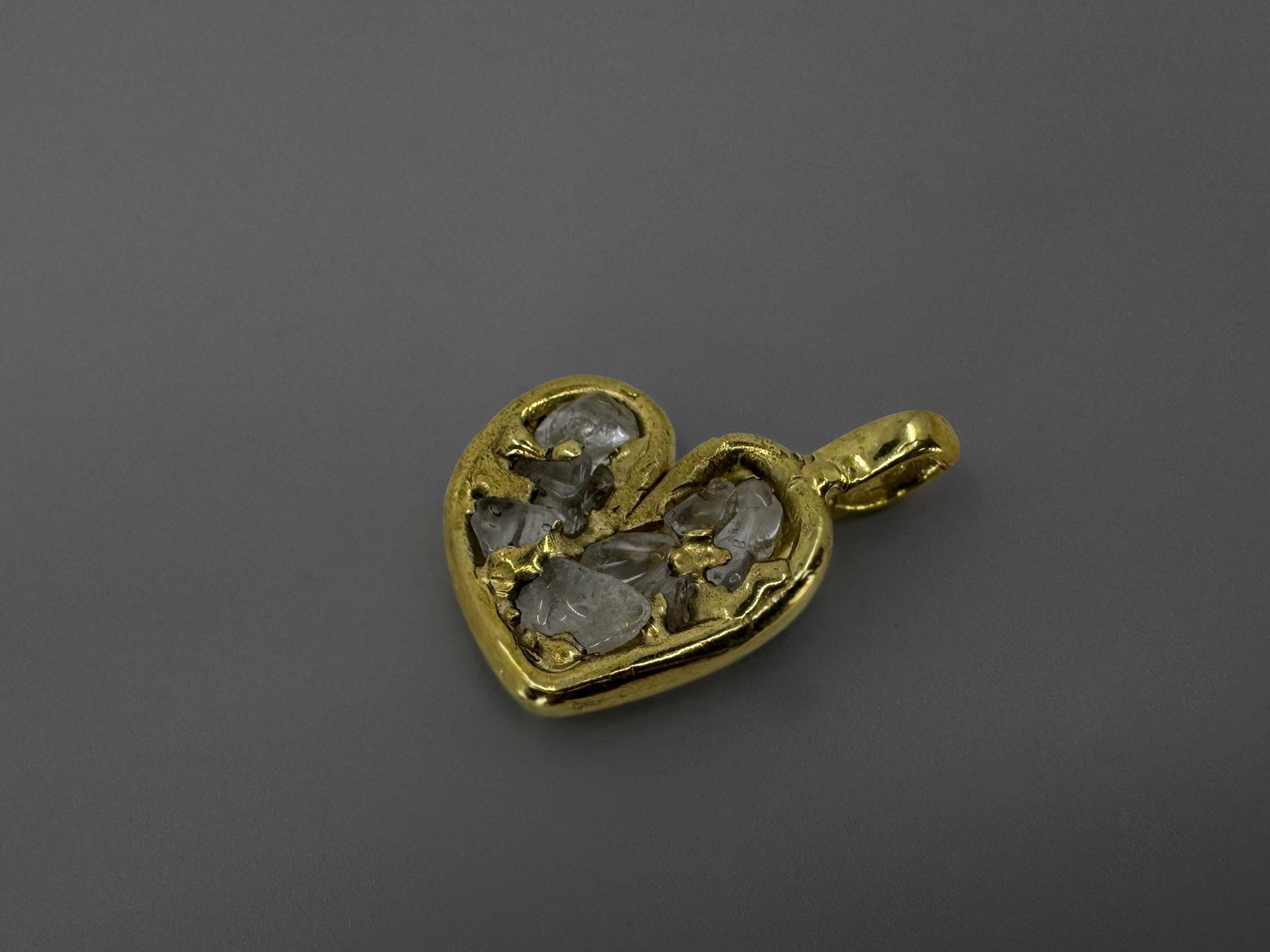 გულის ფორმის გულსაკიდი