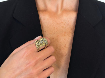 თითბერის ბეჭედი კვარცით